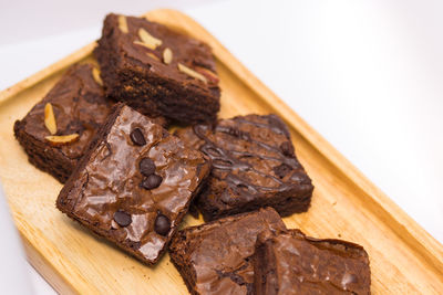 Close-up of chocolate cake on cutting board