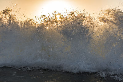 Waves splashing in sea