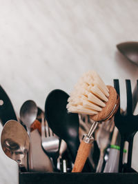 Dishwashing brush in the utensil's box