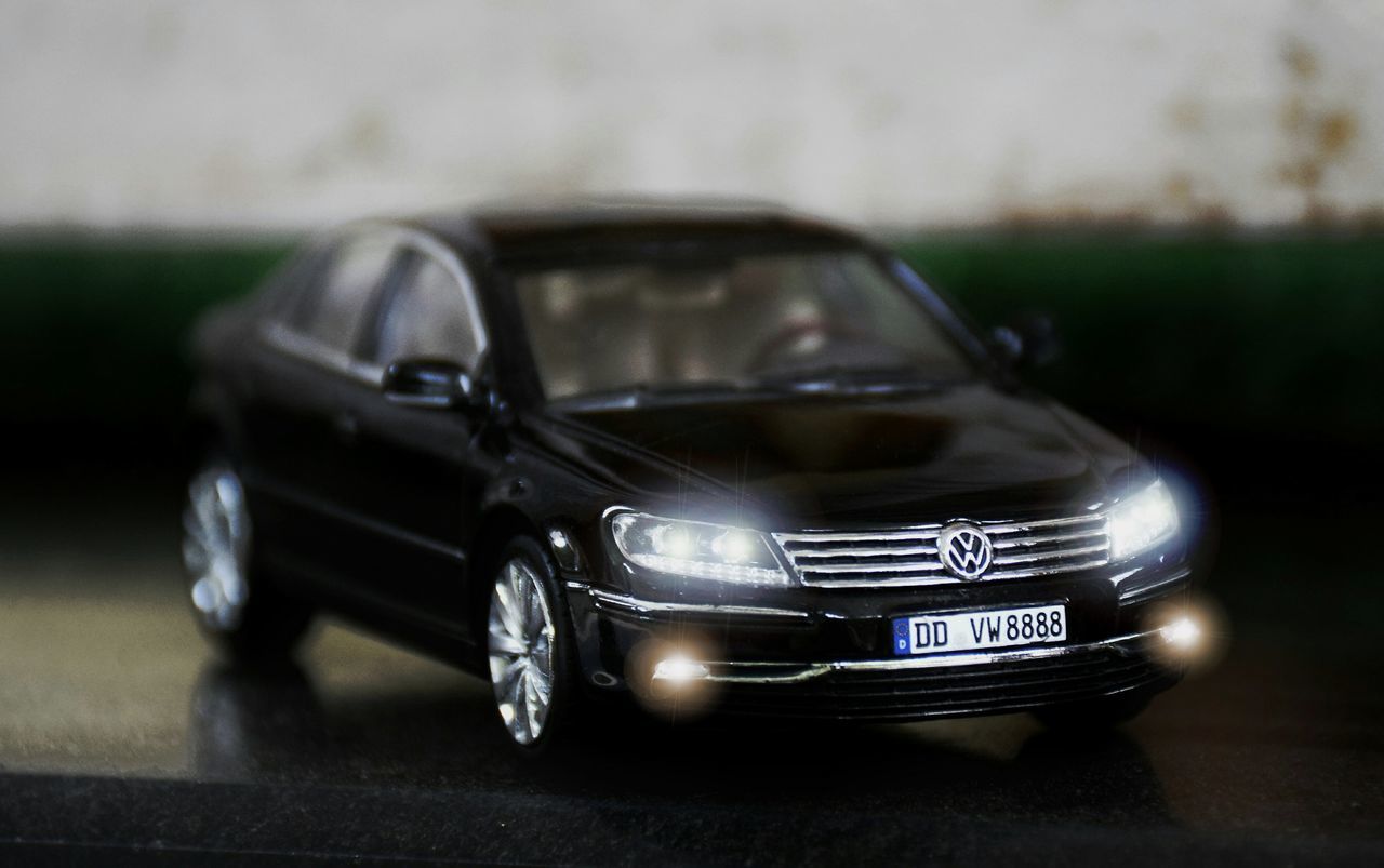 Volkswagen Phaeton scale model