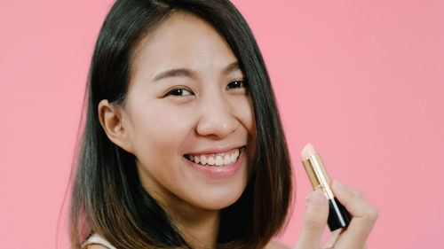 Portrait of a smiling young woman