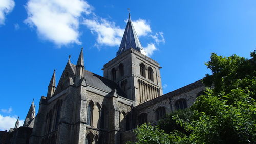 Church near rochester castle.