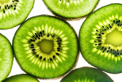 Close-up of kiwi slices