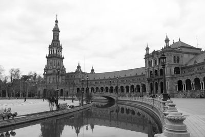 Exterior of plaza de espana against sky