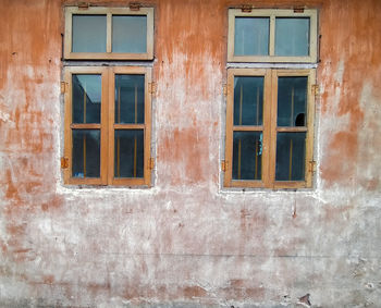 Full frame shot of abandoned building