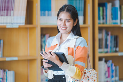 Portrait of a smiling young woman