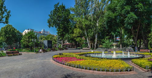 Odessa, ukraine 25.07.2023. city square fountain in odessa, ukraine, on a sunny summer day