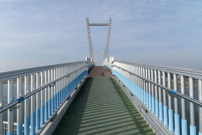 Bridge at anmyeondo against sky