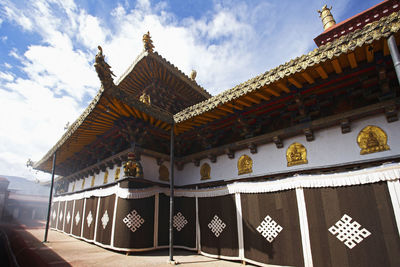 Inside the courtyard of jokhang temple in lhasa