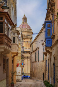 Traditional maltese architecture in the town of birgu.