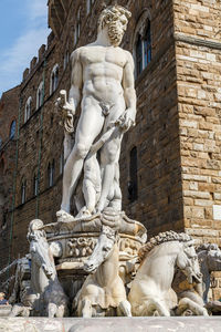 Fountain of neptune in the piazza della signoria