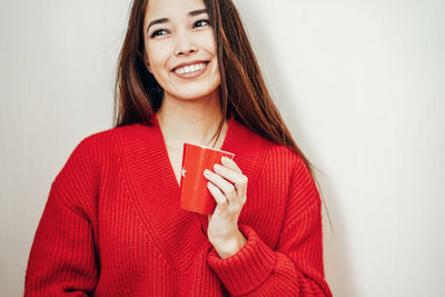 Portrait of a smiling young woman