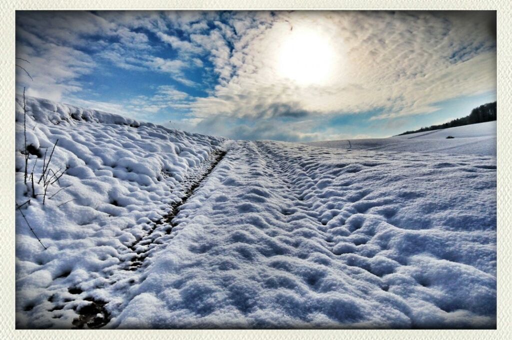 snow, cold temperature, winter, weather, sky, tranquility, season, tranquil scene, sun, scenics, beauty in nature, landscape, nature, covering, sunlight, cloud - sky, snow covered, white color, sunbeam, cloud