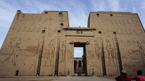 Temple of horus or edfu travel destination in egypt entrance gate area african architecture