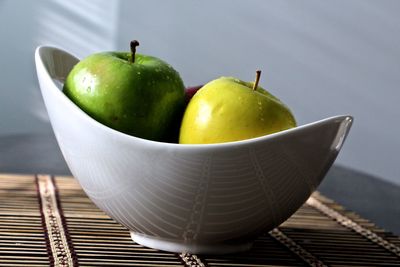 Close-up of apples in a bowl
