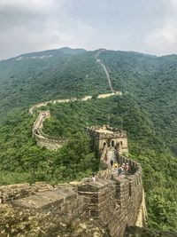 Great wall of china against sky