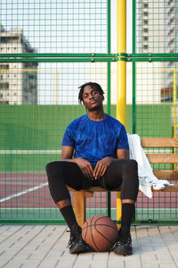 Portrait of the black man with the basketball