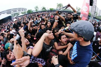 GROUP OF PEOPLE AT EVENT