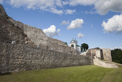 View of fort against sky