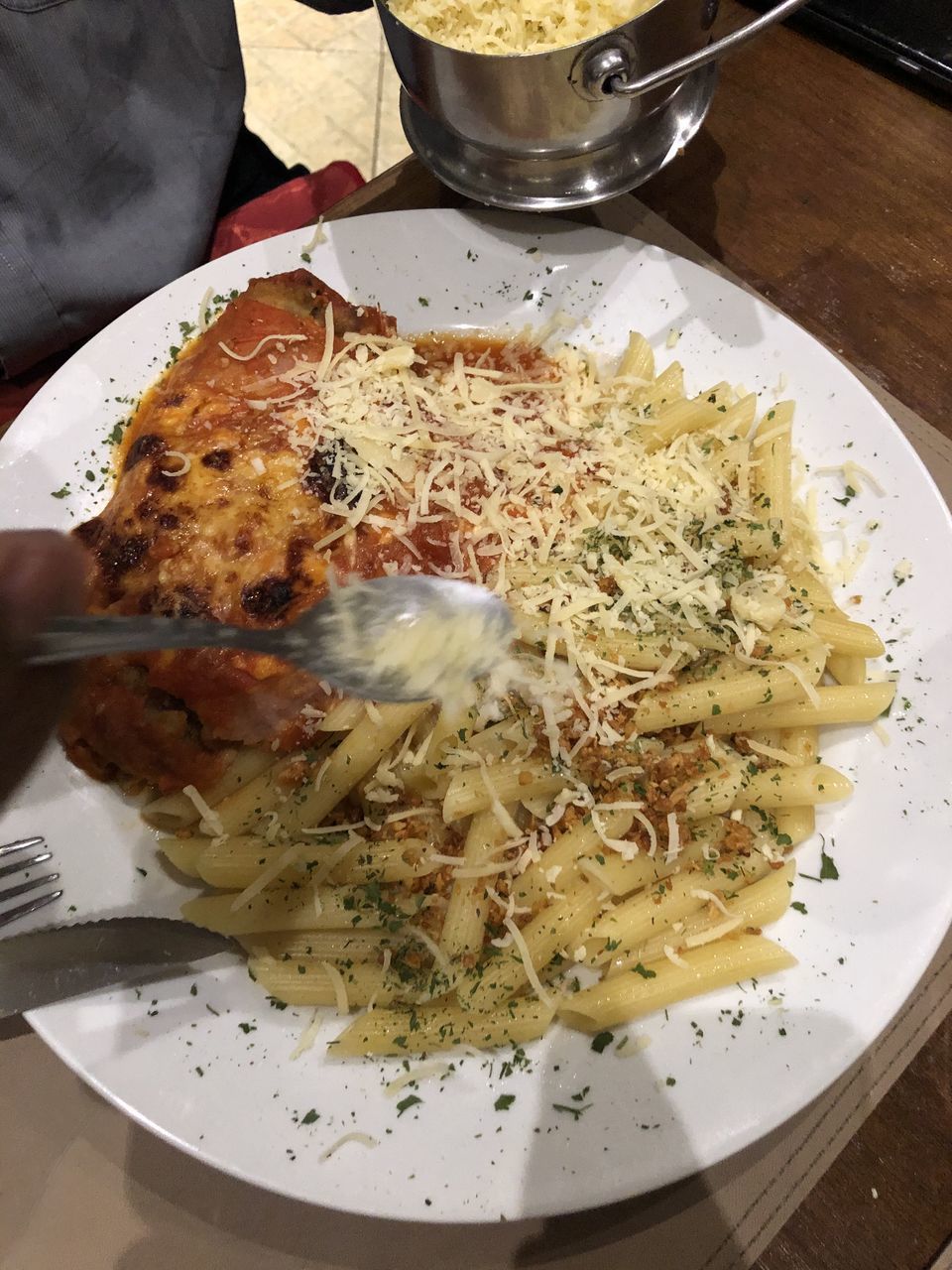 HIGH ANGLE VIEW OF FOOD SERVED ON TABLE