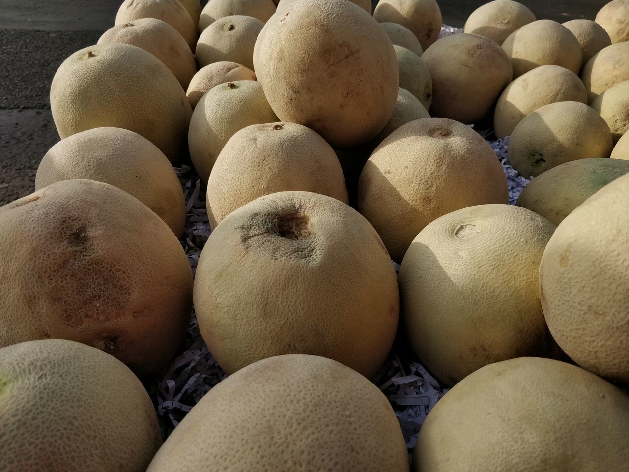 HIGH ANGLE VIEW OF FRUITS FOR SALE IN MARKET