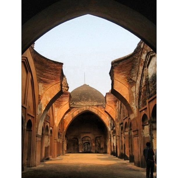 arch, architecture, built structure, archway, building exterior, the way forward, place of worship, religion, church, indoors, arched, history, spirituality, diminishing perspective, entrance, facade, day, corridor, empty
