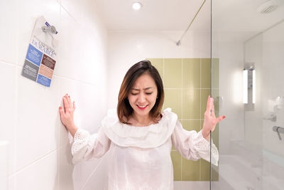 Portrait of a smiling young woman