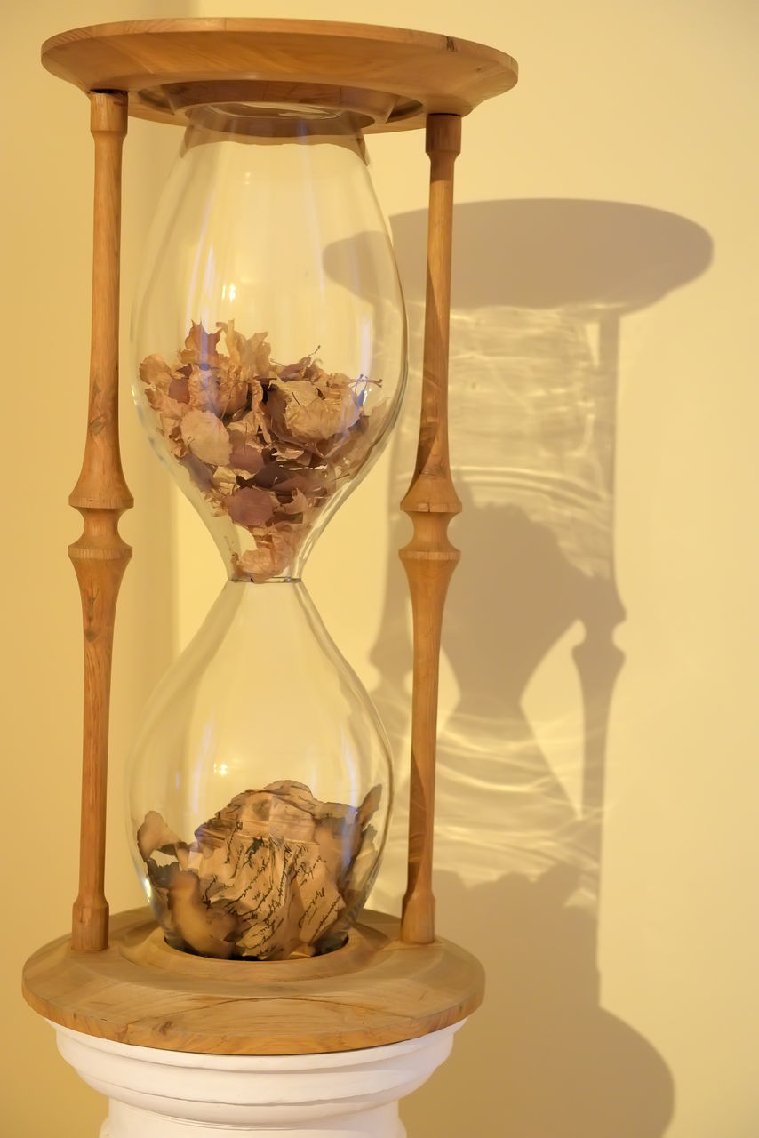 CLOSE-UP OF ELECTRIC LAMP ON TABLE