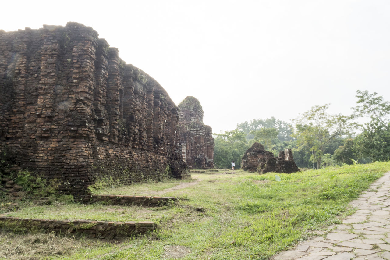 STONE STRUCTURE IN PARK