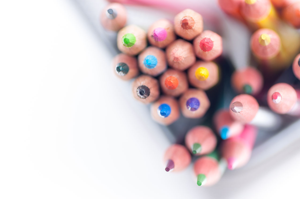 CLOSE-UP OF MULTI COLORED CANDIES