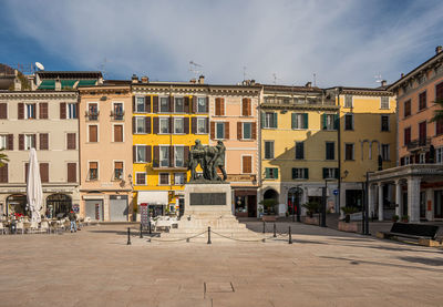 The main square in the lakeside promenade of salò