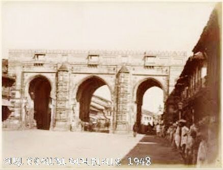 architecture, built structure, indoors, text, arch, history, clear sky, building exterior, western script, copy space, old, auto post production filter, day, art, the past, no people, architectural column, non-western script, transfer print, wall - building feature