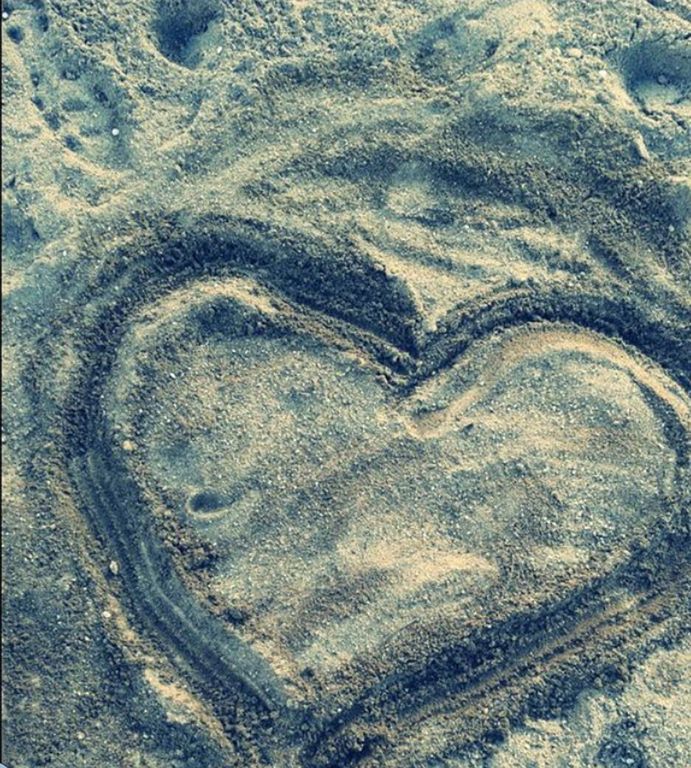 full frame, backgrounds, sand, textured, pattern, high angle view, close-up, art, creativity, natural pattern, day, art and craft, outdoors, no people, nature, beach, design, rough, footprint, sunlight