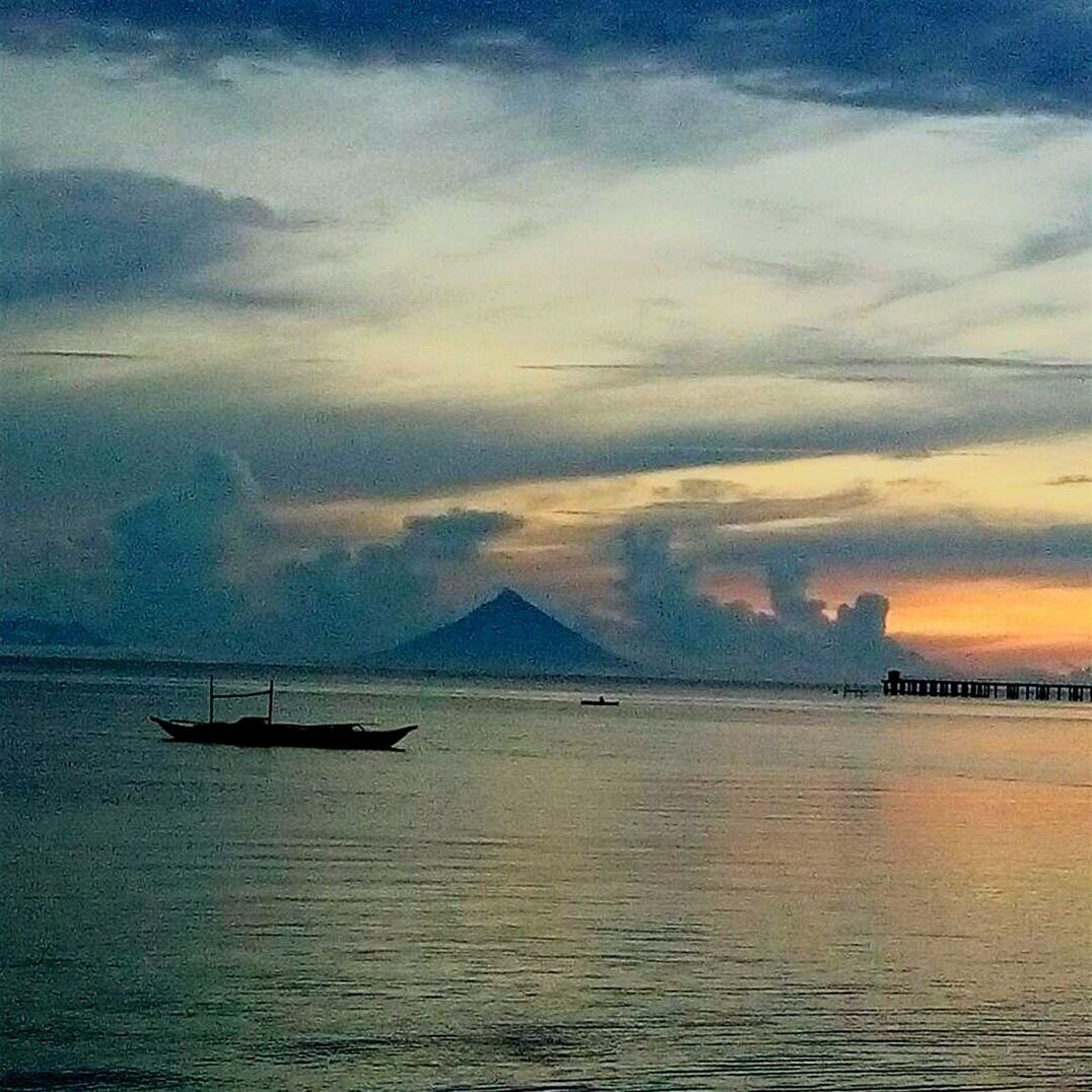 cloud - sky, sky, water, sea, nautical vessel, nature, sunset, outdoors, beauty in nature, scenics, transportation, tranquility, no people, architecture, day