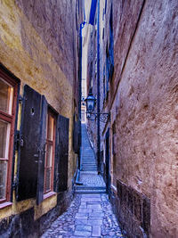 Narrow alley in alley