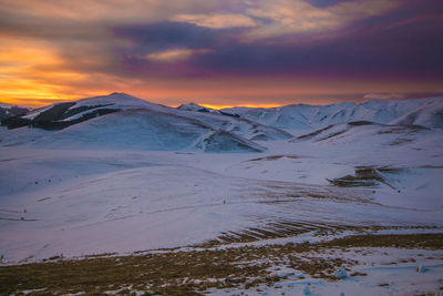 Amazing sunset on the monti sibillini national park in umbria