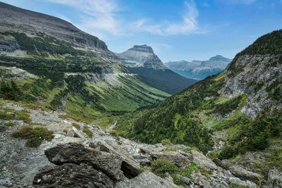 Looking ne from highline trail at logan pass in glacier national park, montana, usa