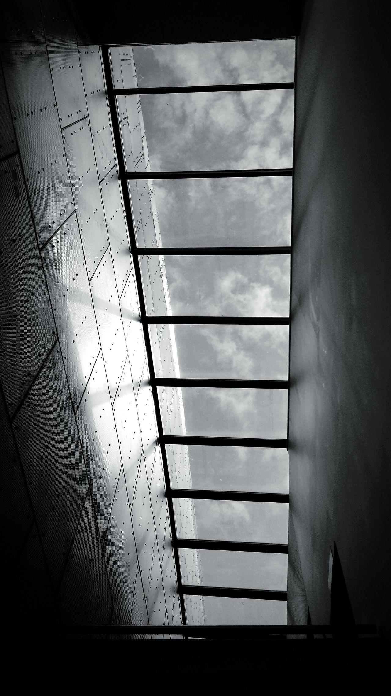 Ceiling window