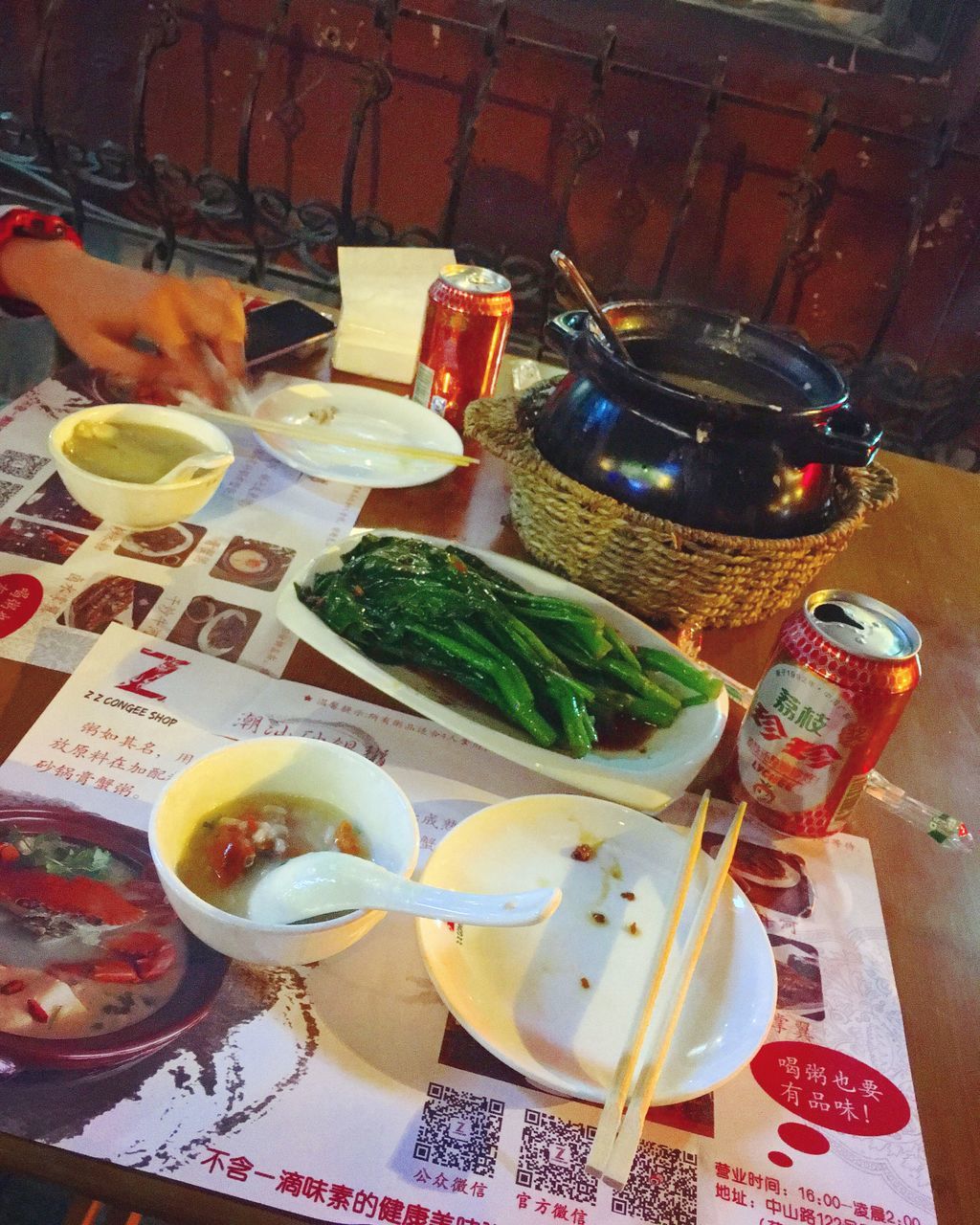 HIGH ANGLE VIEW OF SWEET FOOD ON TABLE