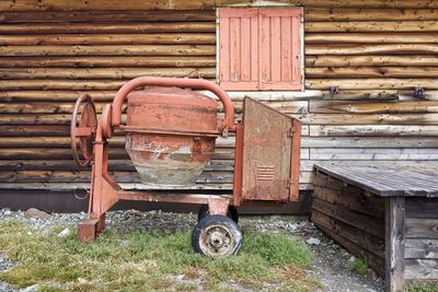 Old rusty bicycle in yard