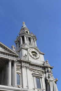 West front of st paul's cathedral in a sunny day, london, uk