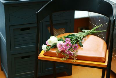 Close-up of rose bouquet on table