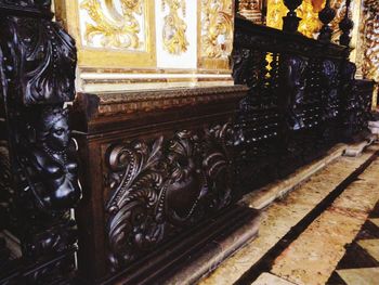 Statue of historic building