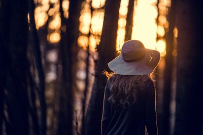 Woman with hat