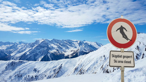Ski area in austria closed due to corona covid-19, german text for ski area closed