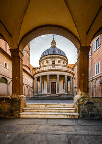 View of historic building against sky, chiesa di san pietro in montorio