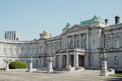 Statue of historic building against clear sky