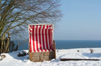 Sonnenbaden auch im winter an der see