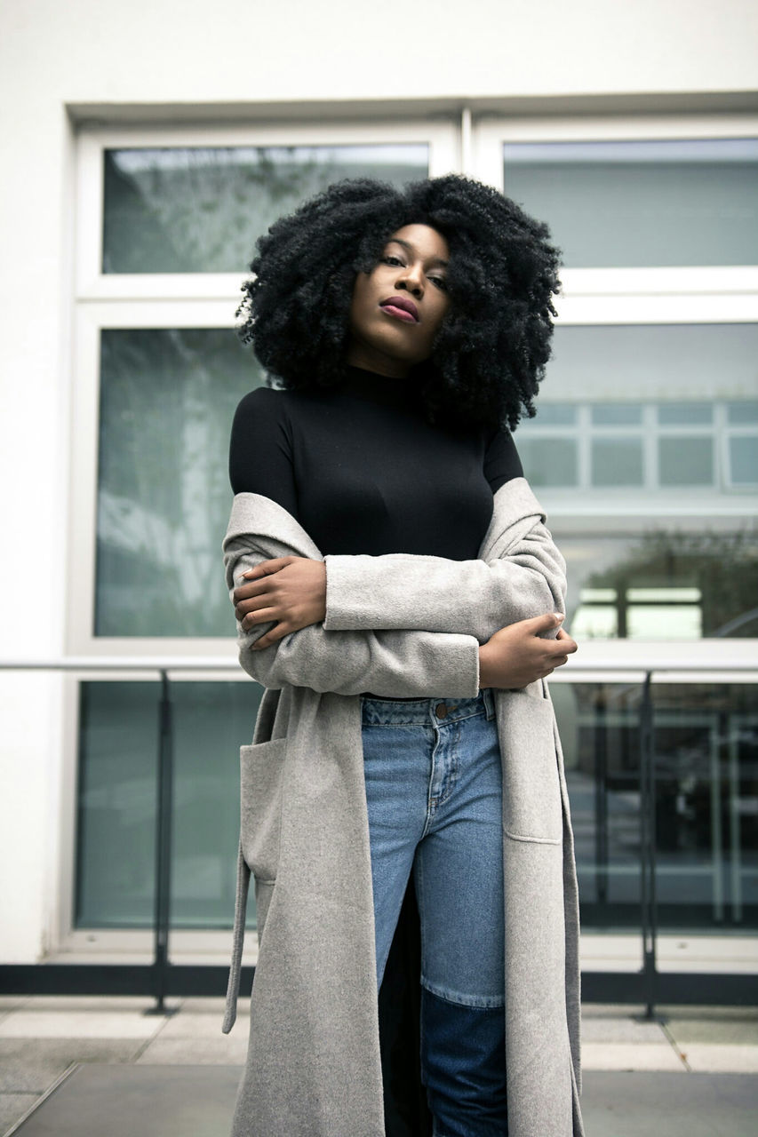 two people, curly hair, afro, individuality, adults only, outdoors, beauty, people, adult, day, young women, portrait, young adult, women, only women, real people, city, beautiful woman, togetherness, cultures, human body part