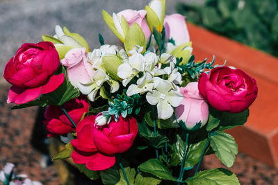 Close-up of pink rose bouquet